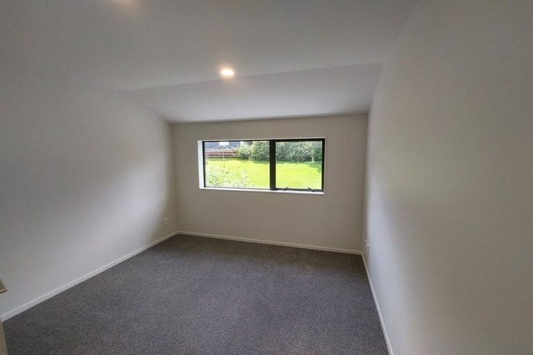 Photo of property in 3d Datura Place, Sunnynook, Auckland, 0620