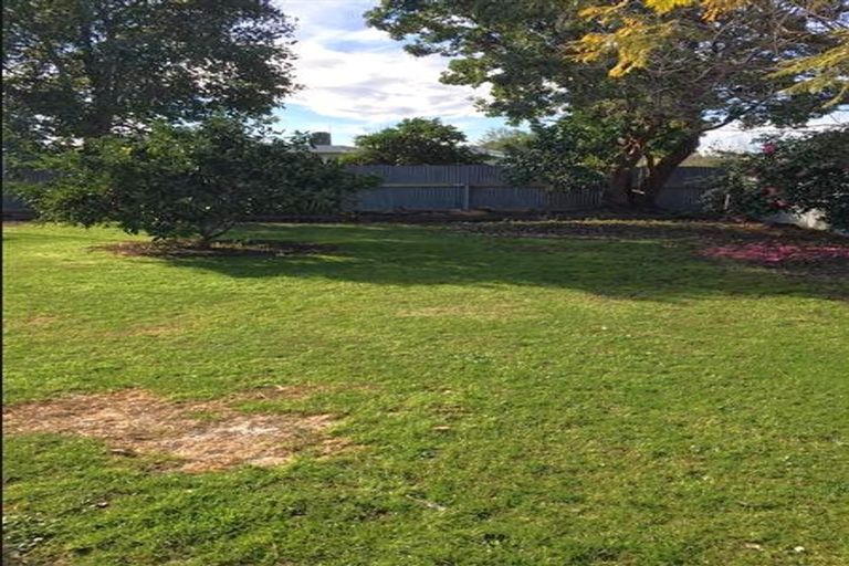 Photo of property in 16 Jeffares Place, Taradale, Napier, 4112