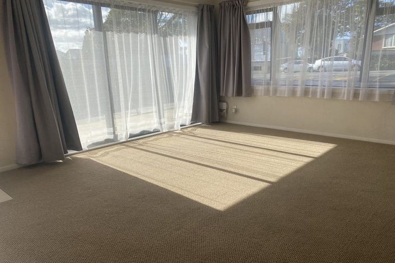 Photo of property in 114 Te Atatu Road, Te Atatu South, Auckland, 0610