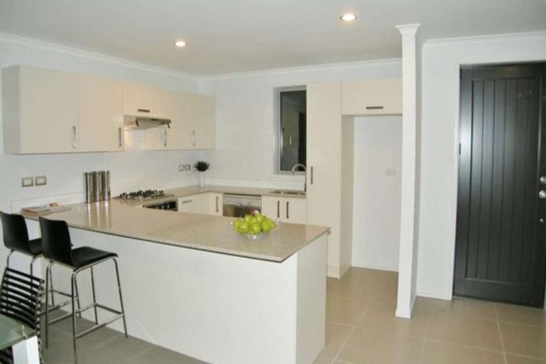 Photo of property in 75a Fields Parade, Oteha, Auckland, 0632