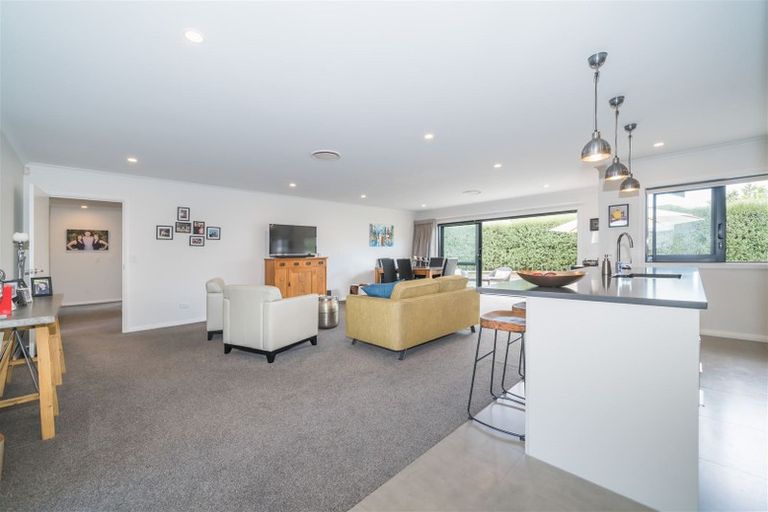 Photo of property in 5 Waimarama Court, Roslyn, Palmerston North, 4414