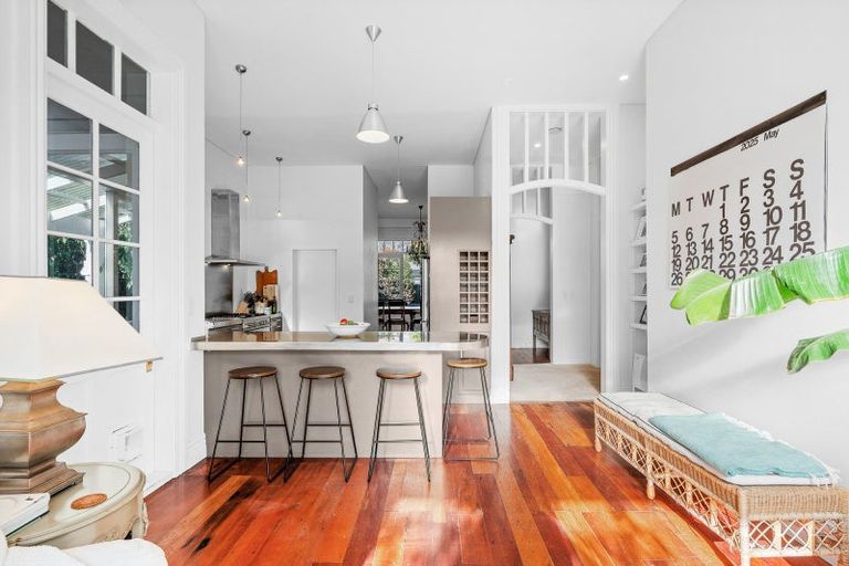 Photo of property in 93 Kuratawhiti Street, Greytown, 5794