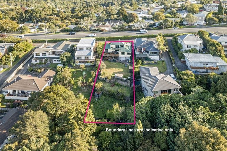 Photo of property in 315 Glenfield Road, Glenfield, Auckland, 0629