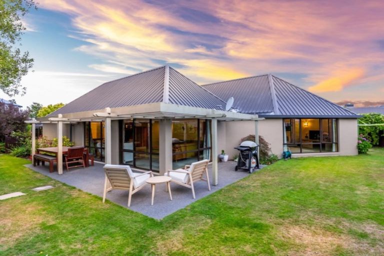 Photo of property in 33 O'connor Place, Burnside, Christchurch, 8053