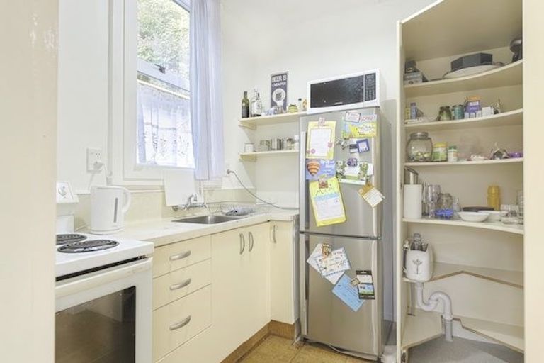 Photo of property in 165 Shakespeare Road, Bluff Hill, Napier, 4110