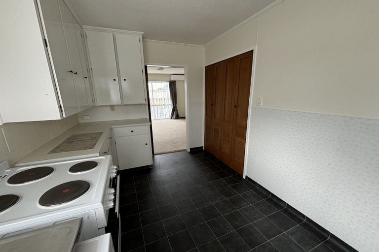 Photo of property in 6 Tiraumea Street, Palmerston North, 4410