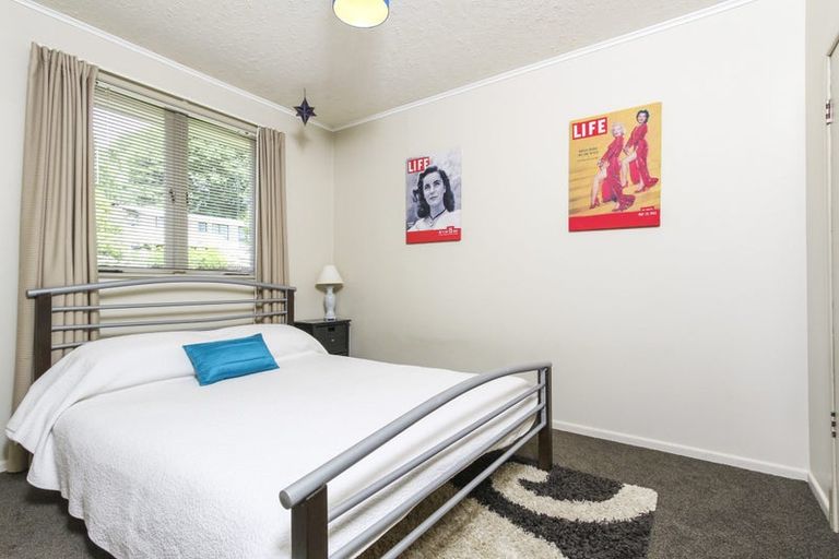 Photo of property in 12 Lucinda Place, Glen Eden, Auckland, 0602