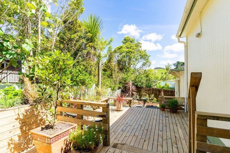 Photo of property in 5a Whaka Street, Maungaturoto, 0520