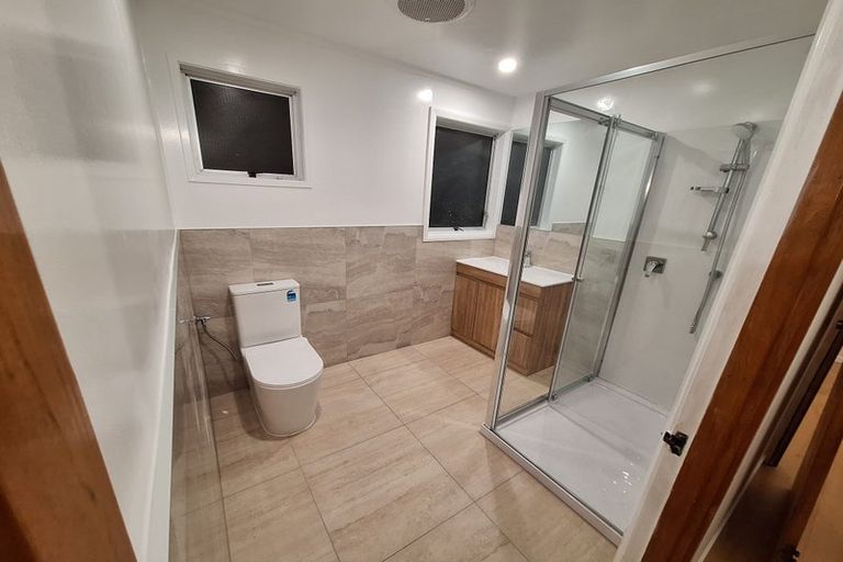 Photo of property in 2/56 Lavery Place, Sunnynook, Auckland, 0632