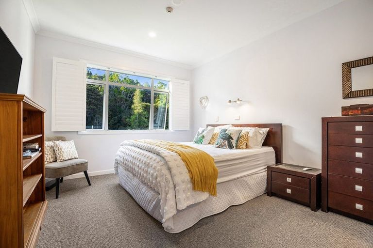 Photo of property in 42 Eaves Bush Parade, Orewa, 0931