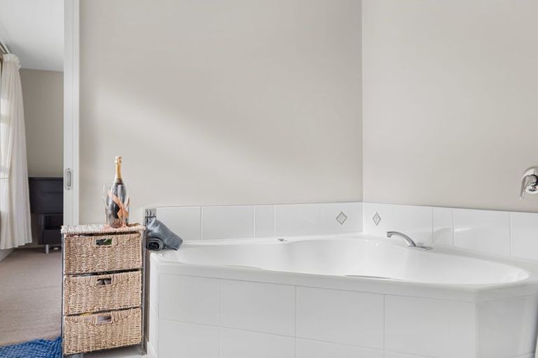 Photo of property in 35 Cridland Place, Halswell, Christchurch, 8025