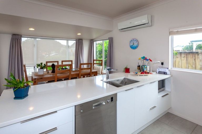 Photo of property in 200 Mayfair Avenue, Whangamata, 3620