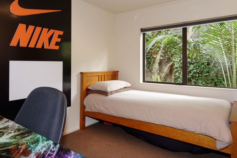 Photo of property in 11 Minnehaha Avenue, Titirangi, Auckland, 0604