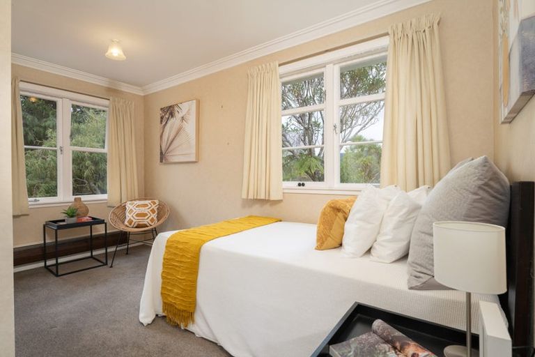 Photo of property in 1 Tainui Terrace, Tawa, Wellington, 5028