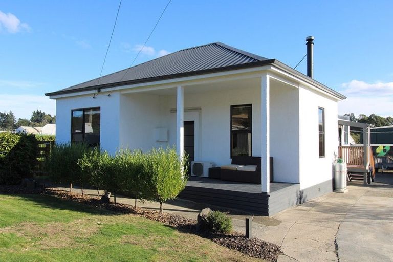Photo of property in 27 Brighton Road, Green Island, Dunedin, 9018
