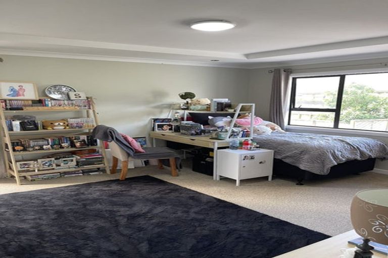 Photo of property in 27 Charles Prevost Drive, The Gardens, Auckland, 2105