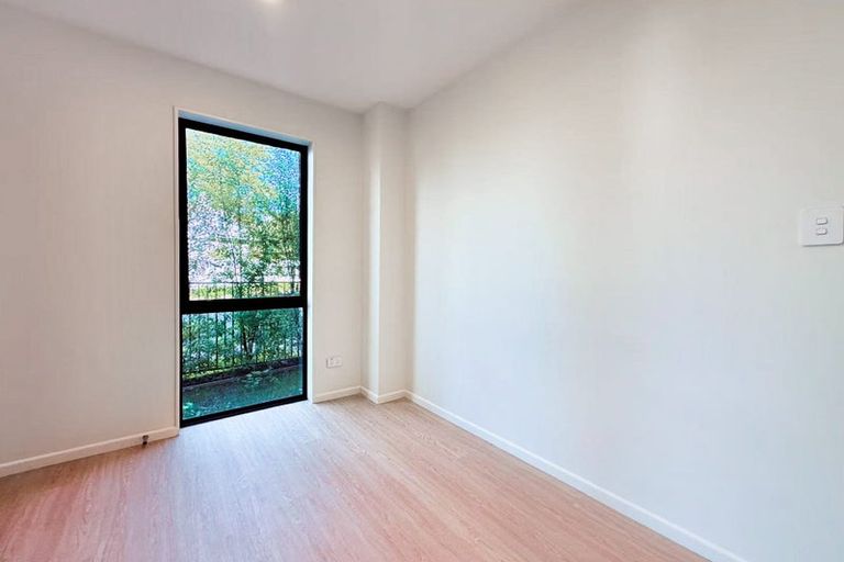Photo of property in 16f Sheridan Drive, New Lynn, Auckland, 0600