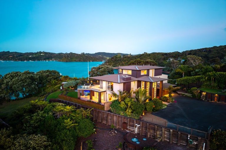 Photo of property in 18b Kaha Place, Russell, 0272