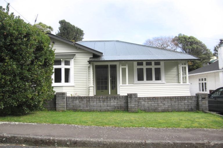 Photo of property in 20 Burrows Avenue, Karori, Wellington, 6012