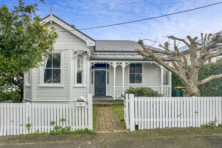 Photo of property in 1/10 Patuone Avenue, Devonport, Auckland, 0624