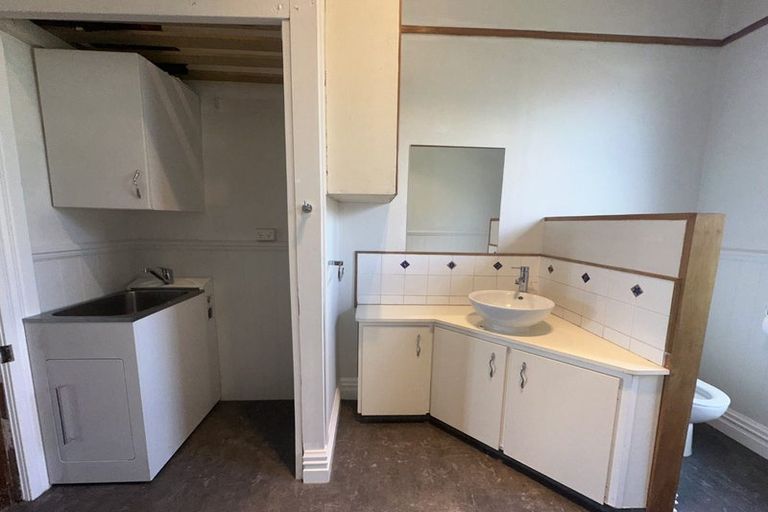 Photo of property in 121 Wellington Street, Picton, 7220