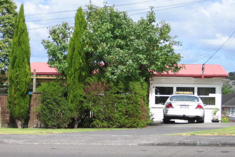 Photo of property in 2/91 Target Road, Totara Vale, Auckland, 0629