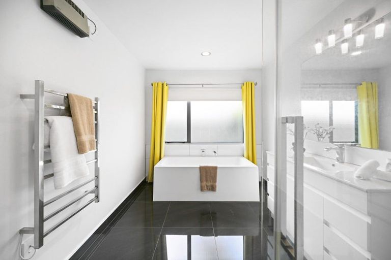 Photo of property in 19 Montrose Crescent, Huntington, Hamilton, 3210