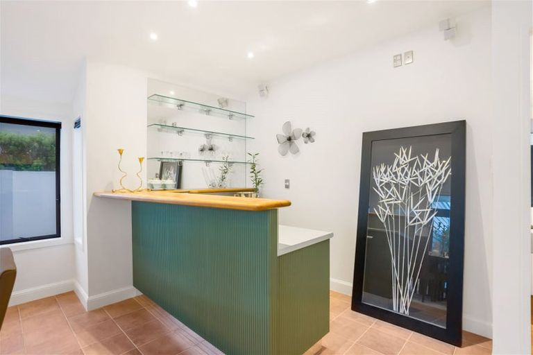 Photo of property in 235 Bleakhouse Road, Mellons Bay, Auckland, 2014