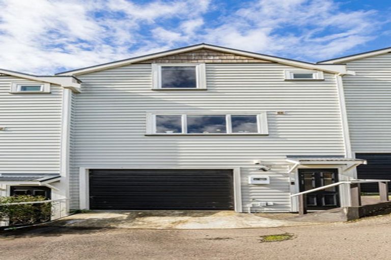 Photo of property in 25b Omar Street, Khandallah, Wellington, 6035