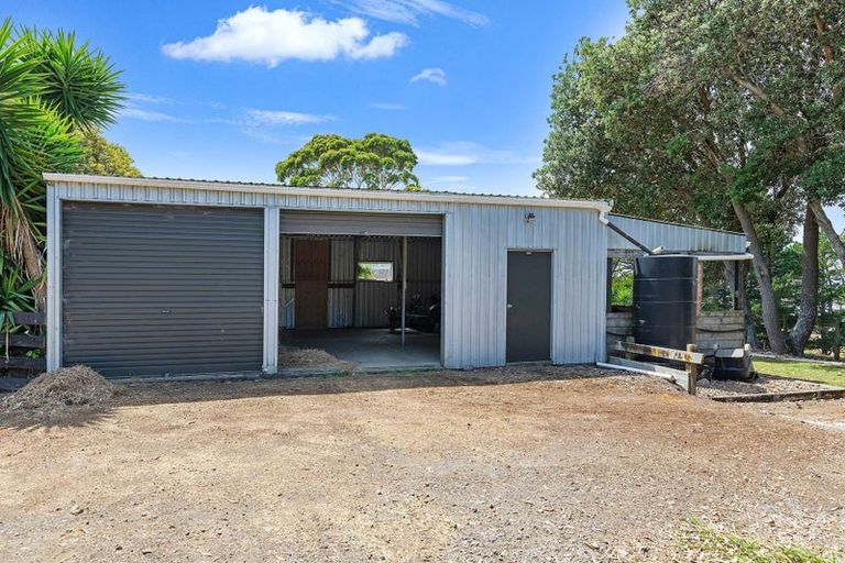 Photo of property in 37 Whiriwhiri Road, Waiuku, 2682