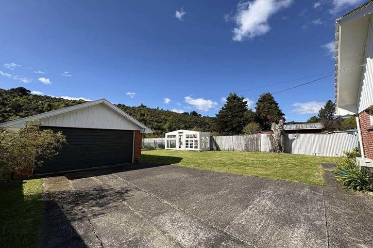 Photo of property in 89 Plateau Road, Te Marua, Upper Hutt, 5018