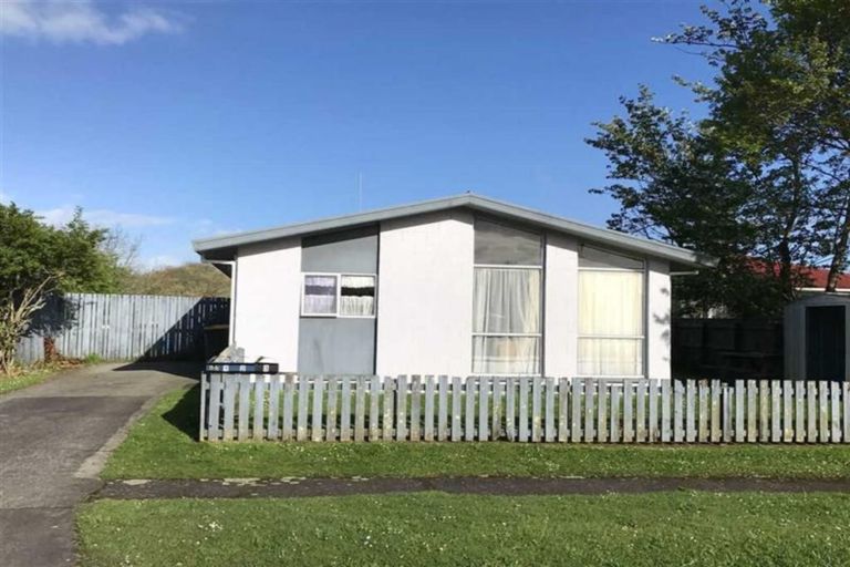 Photo of property in 24 Maire Street, Inglewood, 4330