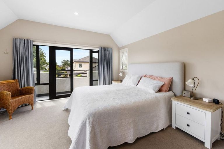 Photo of property in 11 Harlech Mews, Avonhead, Christchurch, 8042