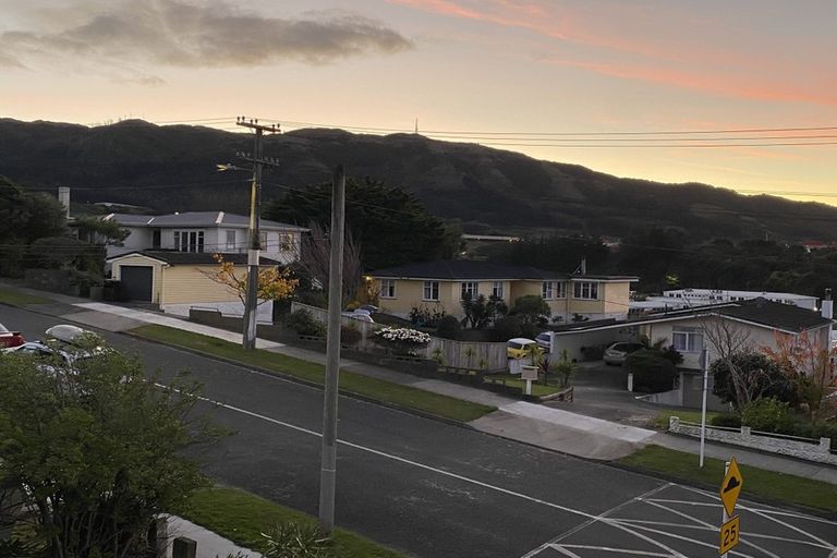 Photo of property in 86 Bell Street, Tawa, Wellington, 5028