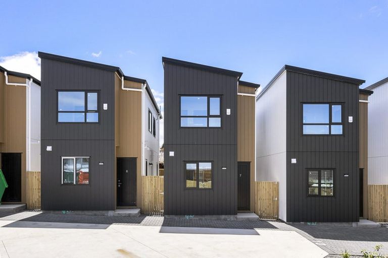 Photo of property in 7/155 Te Atatu Road, Te Atatu South, Auckland, 0610