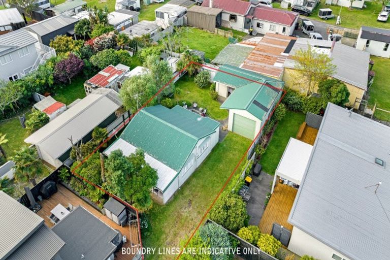 Photo of property in 106b Beverley Terrace, Whangamata, 3620