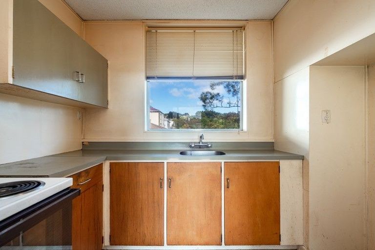 Photo of property in Beresford Apartments, 16/118 Russell Terrace, Berhampore, Wellington, 6023