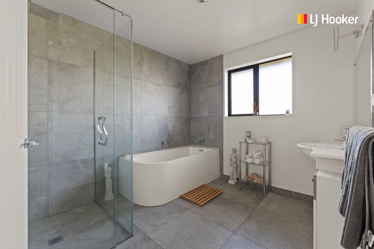 Photo of property in 17 Wavy Knowes Drive, Waldronville, Dunedin, 9018