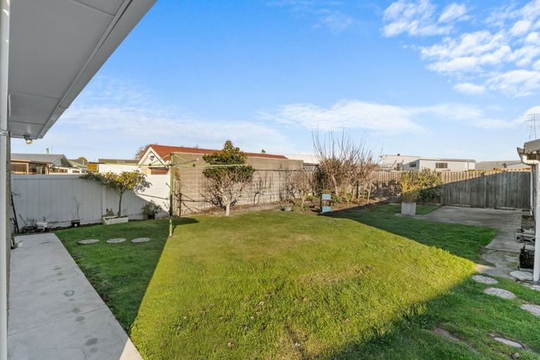 Photo of property in 63 Denise Crescent, Hornby, Christchurch, 8042