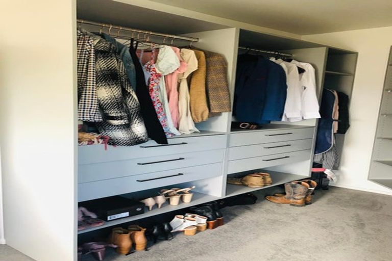 Photo of property in 27 The Brae, Mount Pleasant, Christchurch, 8081