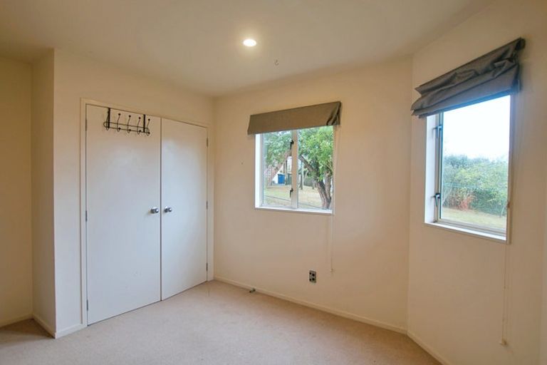 Photo of property in 2/23 Tui Glen Road, Birkenhead, Auckland, 0626