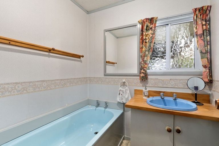 Photo of property in 930 Kahikatea Flat Road, Waitoki, Kaukapakapa, 0871