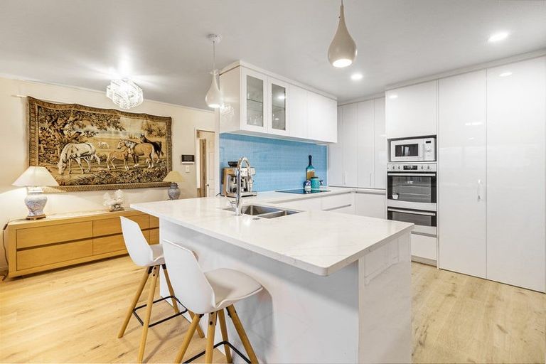 Photo of property in 4 Astor Place, Orewa, 0931