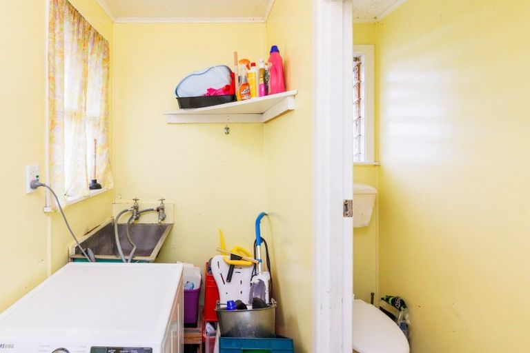 Photo of property in 53 Tararua Terrace, Cloverlea, Palmerston North, 4412