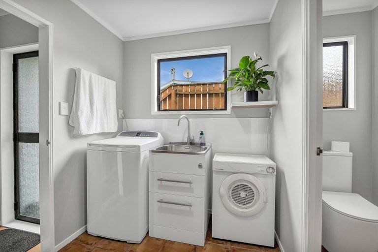 Photo of property in 45 Heta Road, Highlands Park, New Plymouth, 4312