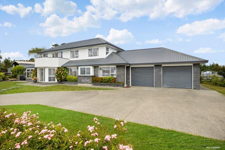 Photo of property in 61 Whatapaka Road, Karaka, Papakura, 2580
