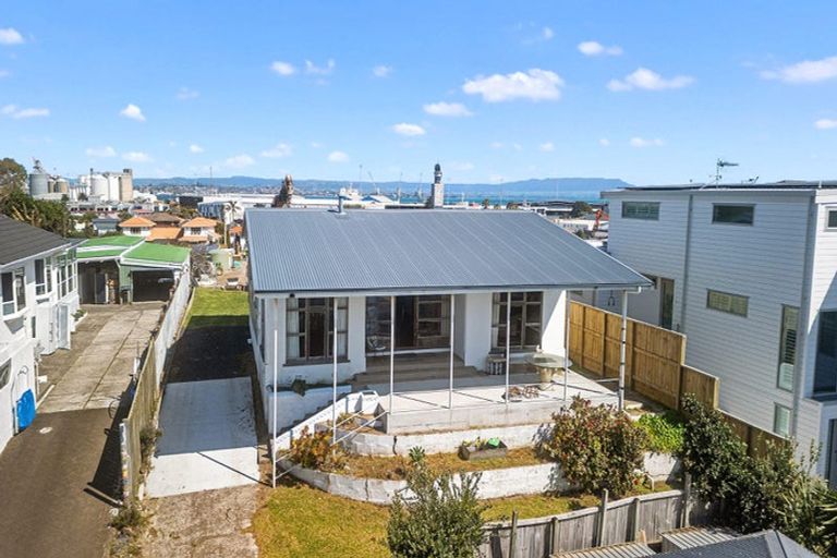 Photo of property in 68b Oceanview Road, Mount Maunganui, 3116
