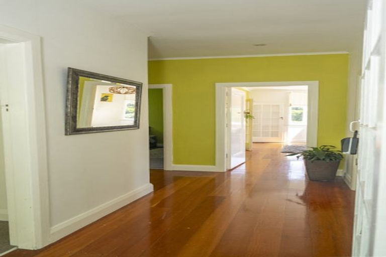 Photo of property in 34 Moana Road, Kelburn, Wellington, 6012