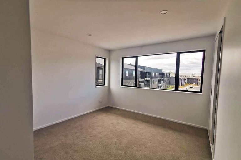 Photo of property in 22 Eileen Newey Place, Henderson, Auckland, 0612