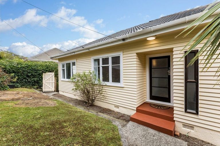 Photo of property in 67 Pembroke Road, Northland, Wellington, 6012
